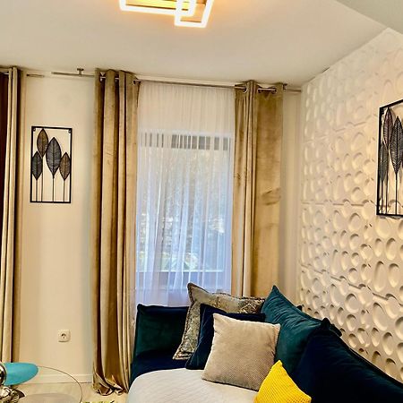Luxury Apartment Near Lake ボーヒニ エクステリア 写真