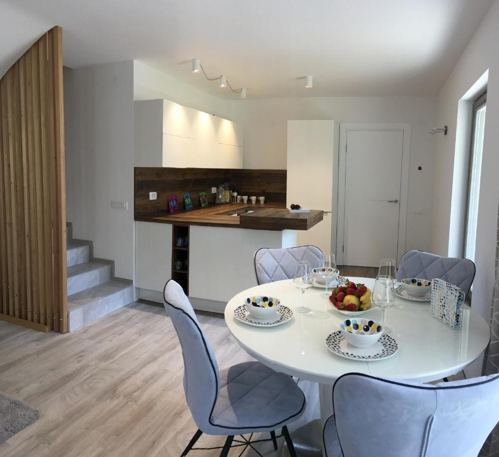 Luxury Apartment Near Lake ボーヒニ エクステリア 写真