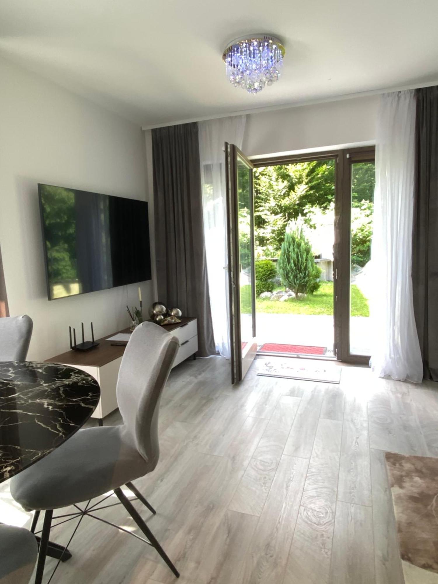 Luxury Apartment Near Lake ボーヒニ エクステリア 写真
