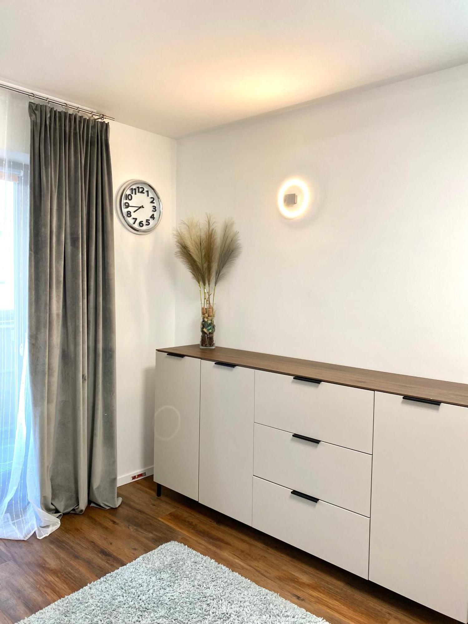 Luxury Apartment Near Lake ボーヒニ エクステリア 写真